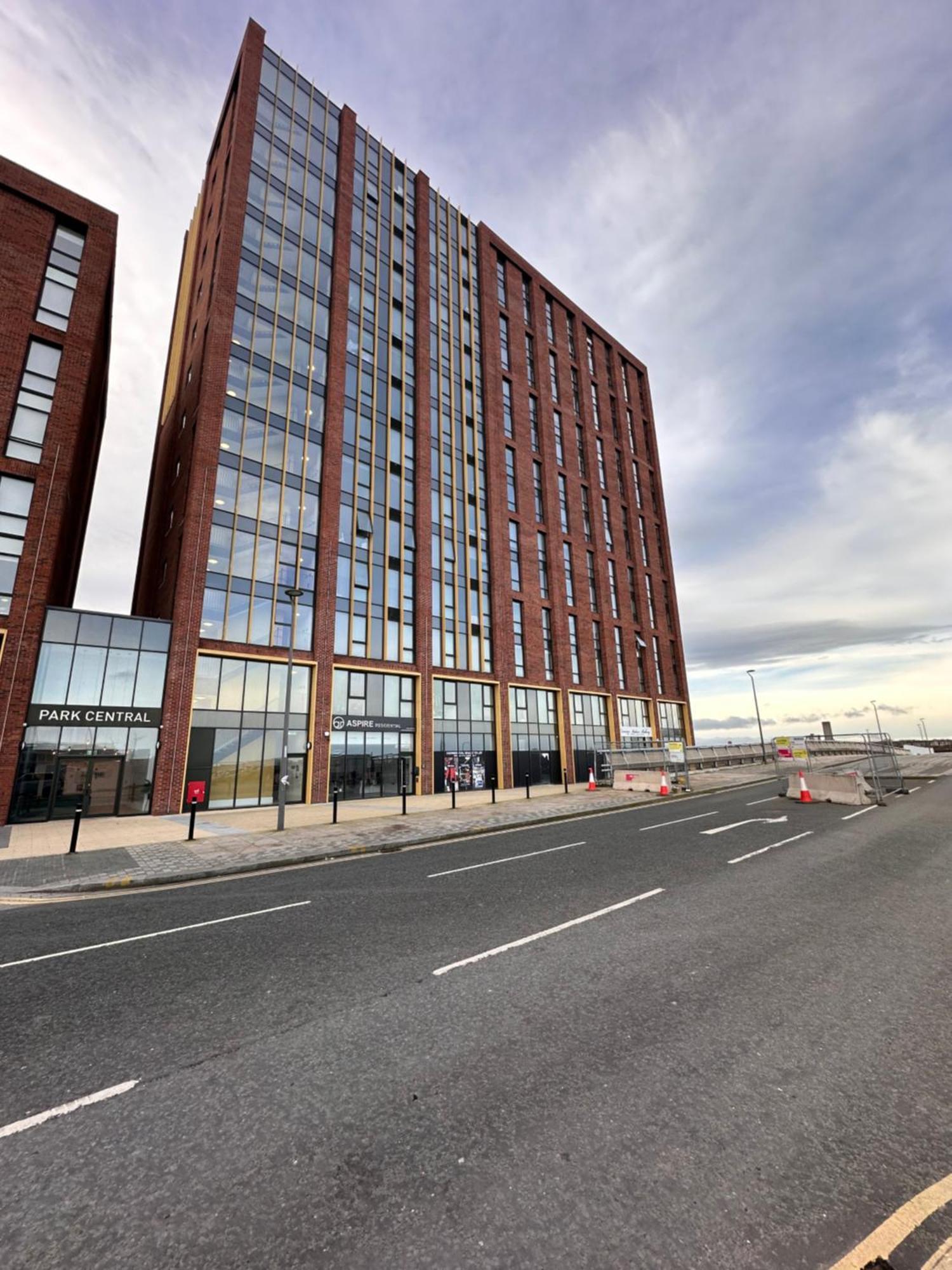 Park Central Liverpool Apartment Exterior photo